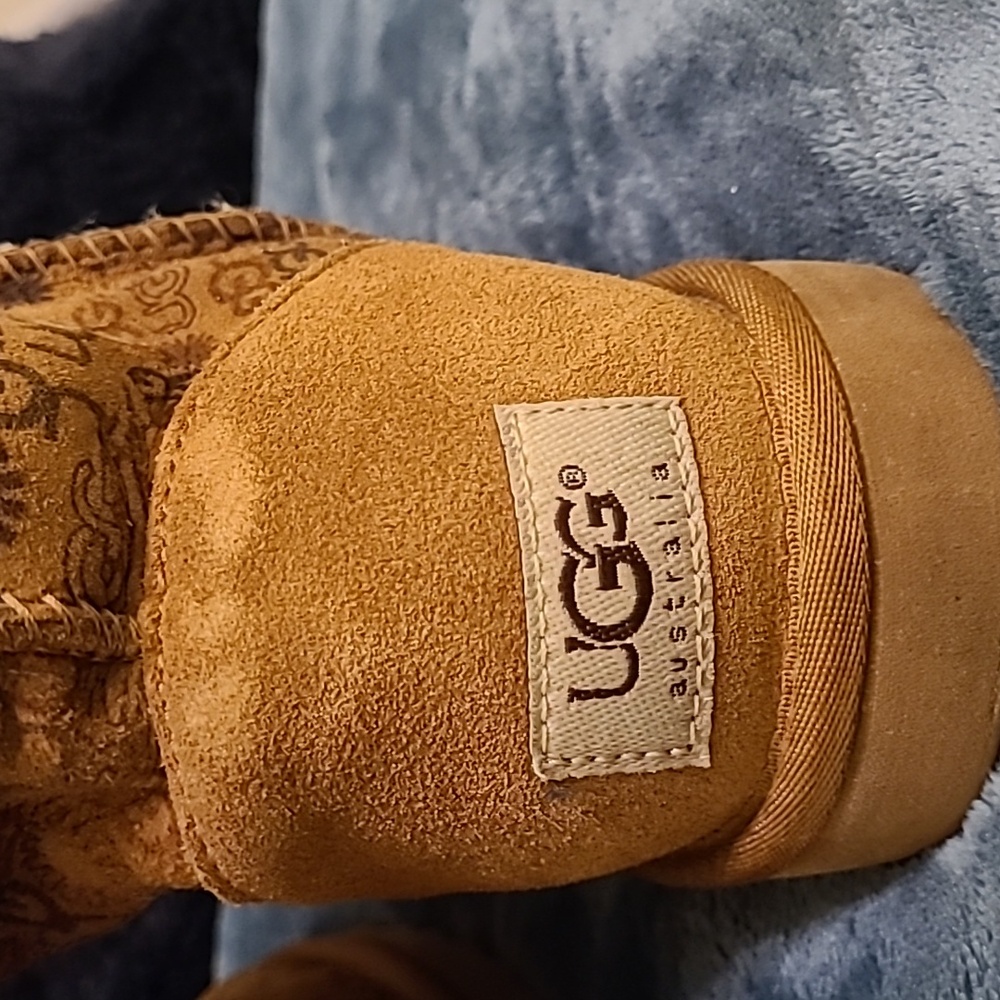 UGGS authentic - Picture 12 of 16